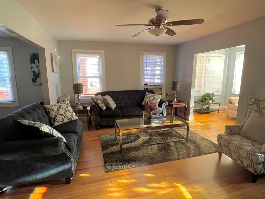 Three Bed One Bath Apt 25 Mins To Nyc Belleville Eksteriør bilde