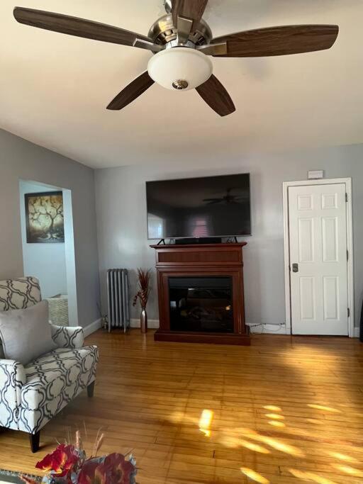 Three Bed One Bath Apt 25 Mins To Nyc Belleville Eksteriør bilde